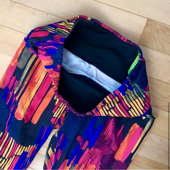 Brooks “Greenlight” Multi-colored Crop Tight - Picture 4 of 7
